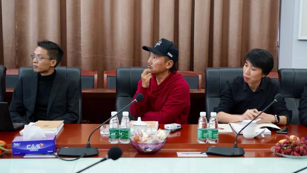 2598 容中尔甲与赵董座谈会